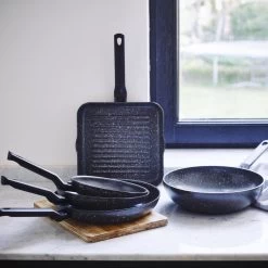 BK Universe Grillpan 26x26 Cm - Inductie - Anti-aanbak - PFAS-vrij -Keukengerei Winkel 1200x1200 1040