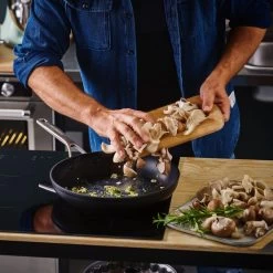 KitchenAid Hard Geanodiseerd Aluminium Koekenpannenset ø20+24+28cm - Zwart - Inductie -Keukengerei Winkel 1200x1200 160