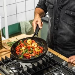 KitchenAid Classic Forged Aluminium Wok ø28cm - Zwart - Inductie - Anti-aanbak -Keukengerei Winkel 1200x1200 336