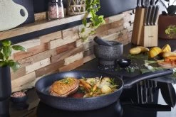 Tefal Black Stone Koekenpan - Ø 28 Cm -Keukengerei Winkel 1200x801 1