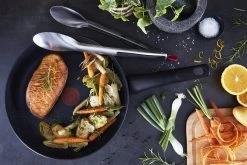 Tefal Black Stone Koekenpan - Ø 28 Cm -Keukengerei Winkel 1200x801 2