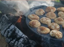 The Windmill Poffertjespan 30 Cm Gietijzer 2,3 Kg Zwart -Keukengerei Winkel 1200x884 2