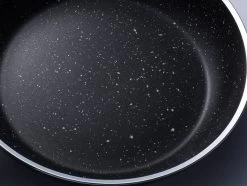 Sola Koekenpan Stonehenge - Ø 30 Cm - Zwart/wit - Aluminium - Antiaanbaklaag -Keukengerei Winkel 1200x906 2